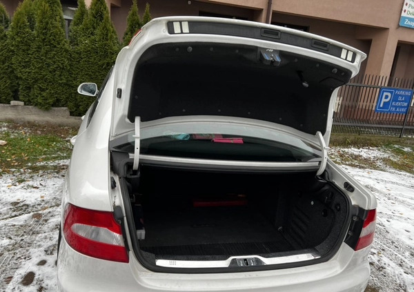 Skoda Superb cena 48900 przebieg: 136600, rok produkcji 2013 z Ciechanów małe 79